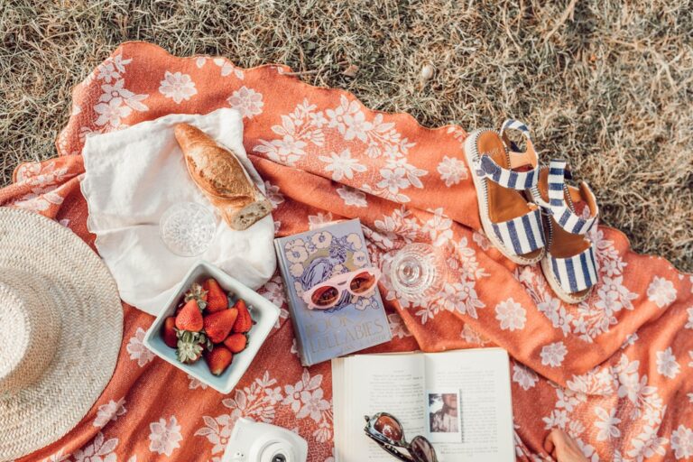 Must-Have Gear for a Memorable Outdoor Dining Experience